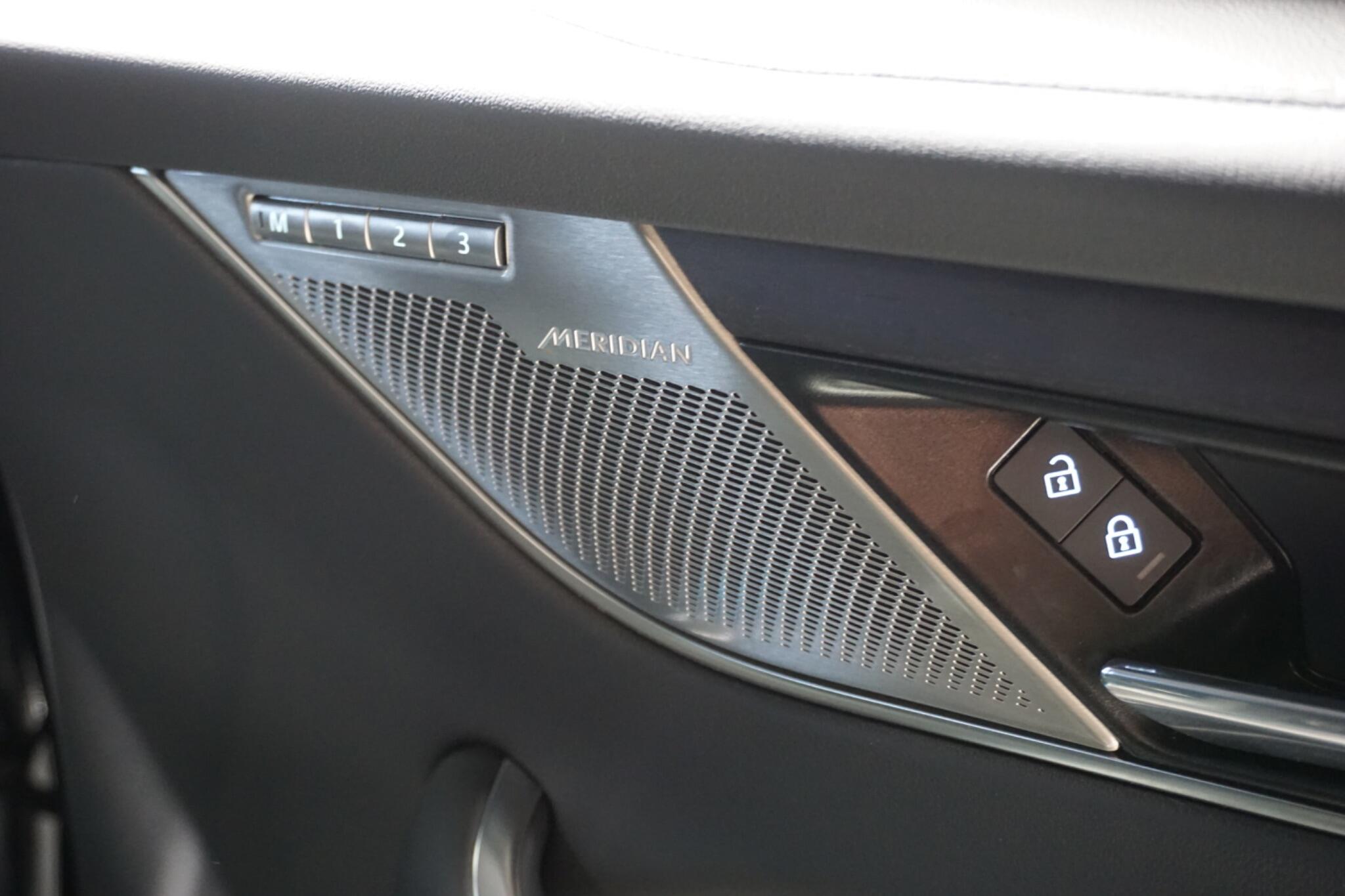 Jaguar F-PACE 3.0 D300 MHEV R-Dynamic HSE Black SUV 5dr Diesel Auto AWD Euro 6 (s/s) (300 ps)